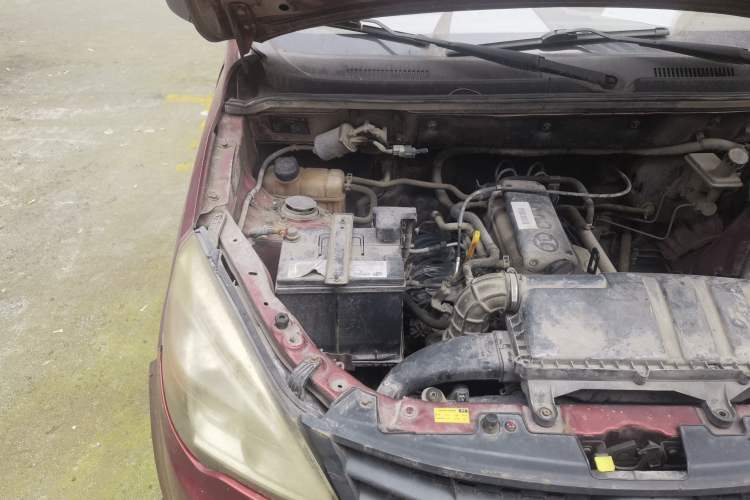 Used BAIC Weiwang M20 2015 1.2L economy version A122 Engine Bay Right