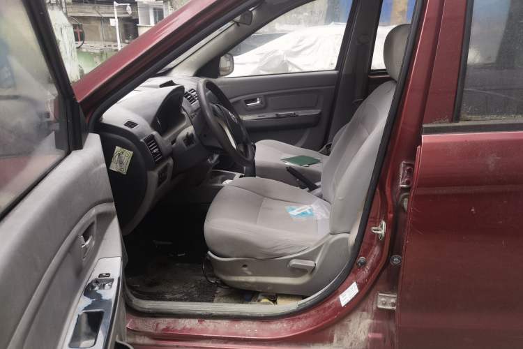 Used BAIC Weiwang M20 2015 1.2L economy version A122 Left Front Seat