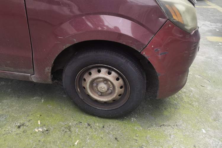 Used BAIC Weiwang M20 2015 1.2L economy version A122 Right Front Wheel Hub