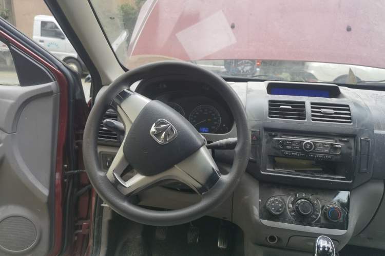 Used BAIC Weiwang M20 2015 1.2L economy version A122 Steering Wheel