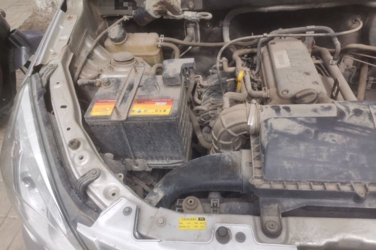Used BAIC Weiwang M20 2015 1.2L economy version A122 Engine Bay Right