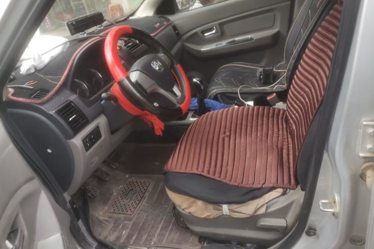 Used BAIC Weiwang M20 2015 1.2L economy version A122 Left Front Seat