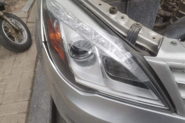 Used BAIC Weiwang M20 2015 1.2L economy version A122 Right Front Headlight