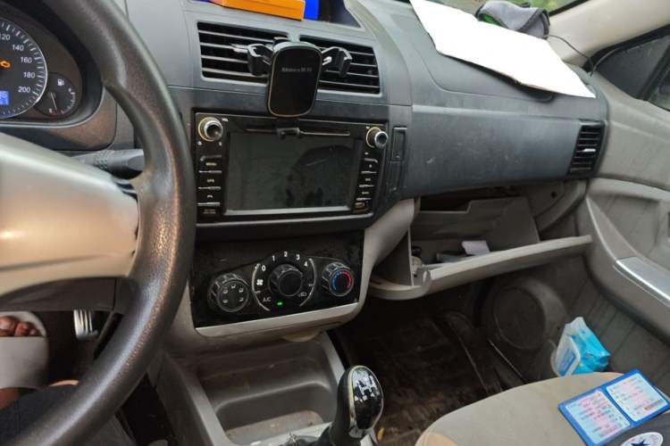 Used BAIC Weiwang M20 2015 1.2L economy version A122 Audio And AC Panel