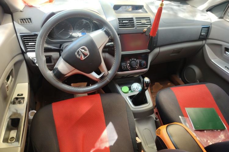 Used BAIC Weiwang M20 2015 1.2L economy version A122 Center Console