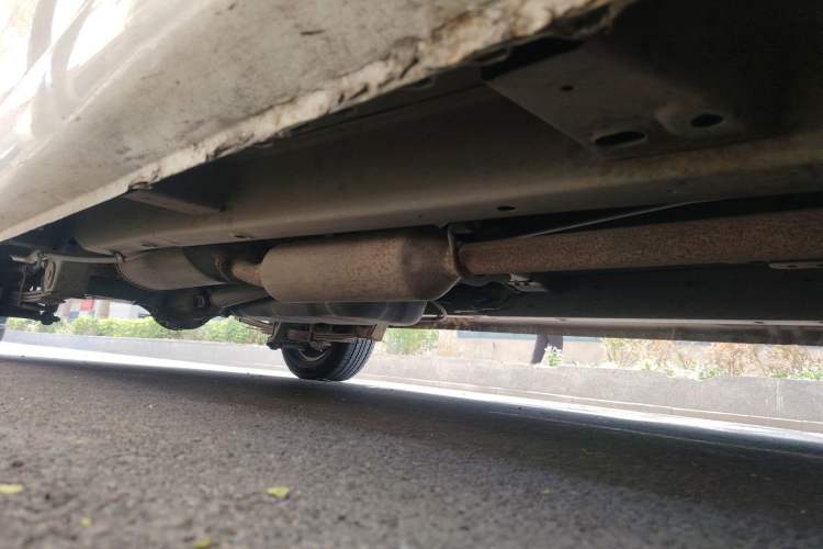 Used BAIC Weiwang M20 2015 1.2L economy version A122 Chassis Front Right