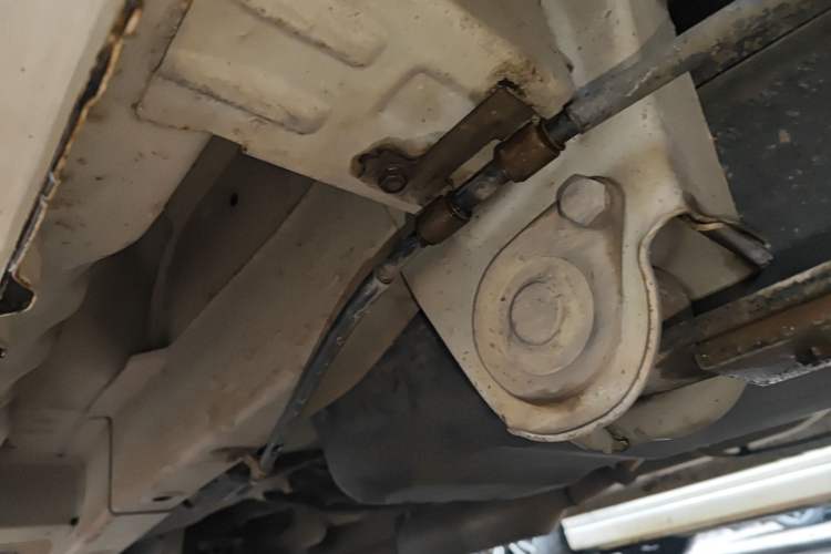 Used BAIC Weiwang M20 2015 1.2L economy version A122 Chassis Rear Left