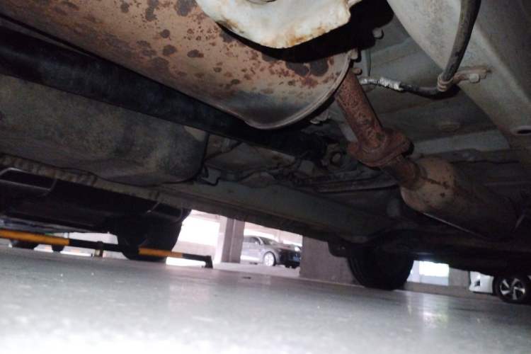 Used BAIC Weiwang M20 2015 1.2L economy version A122 Chassis Rear Right