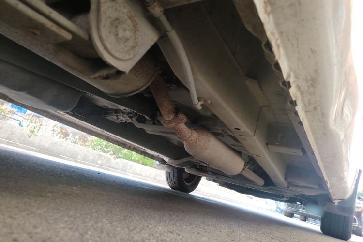 Used BAIC Weiwang M20 2015 1.2L economy version A122 Chassis Rear Right