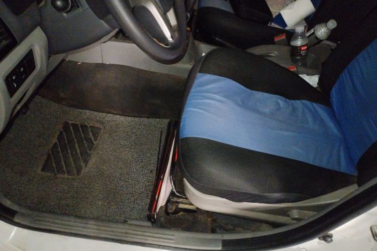 Used BAIC Weiwang M20 2015 1.2L economy version A122 Driver Seat