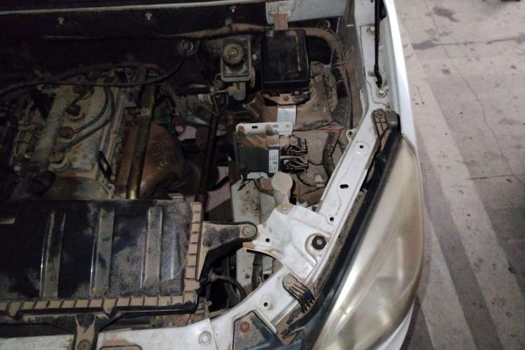 Used BAIC Weiwang M20 2015 1.2L economy version A122 Engine Bay Left