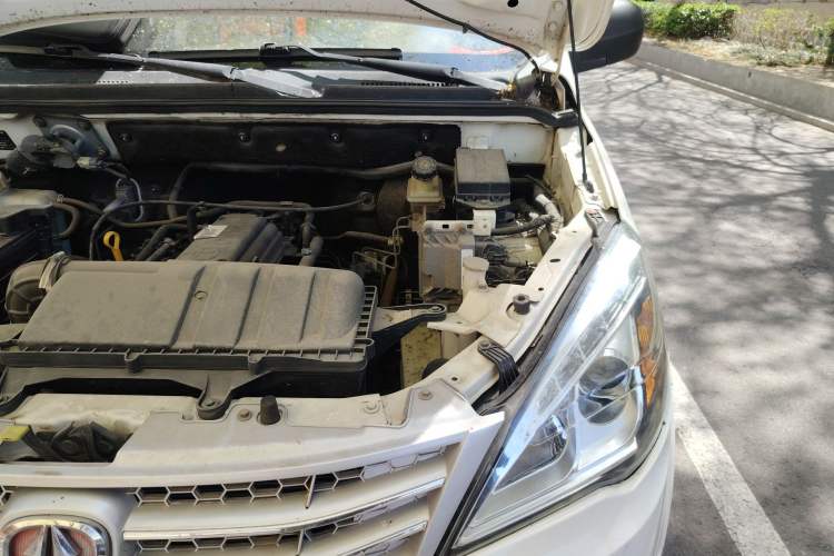 Used BAIC Weiwang M20 2015 1.2L economy version A122 Engine Bay Left