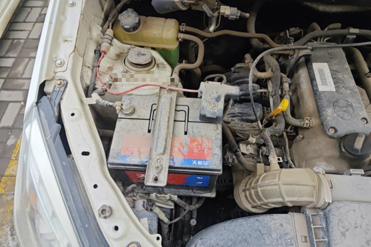 Used BAIC Weiwang M20 2015 1.2L economy version A122 Engine Bay Right