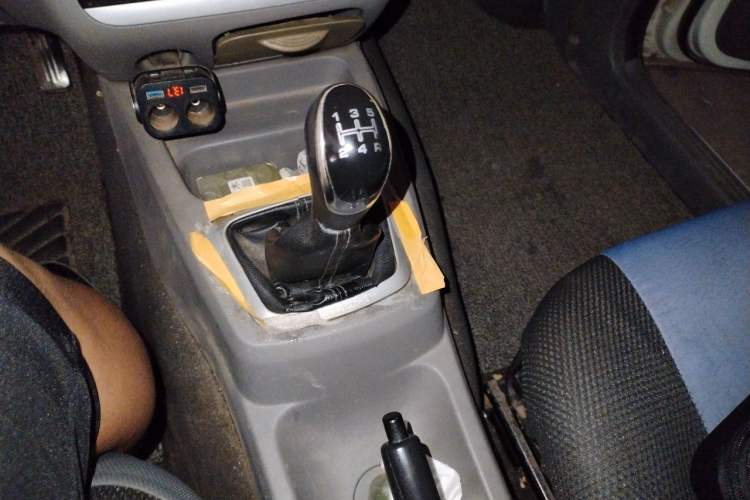 Used BAIC Weiwang M20 2015 1.2L economy version A122 Gear Lever