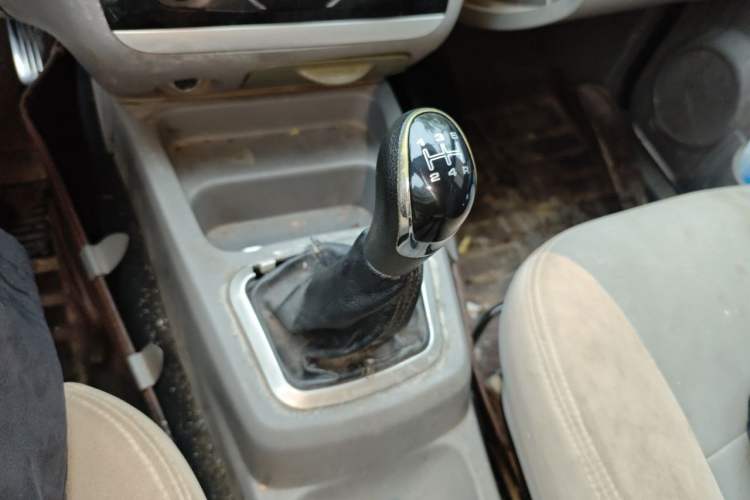 Used BAIC Weiwang M20 2015 1.2L economy version A122 Gear Lever