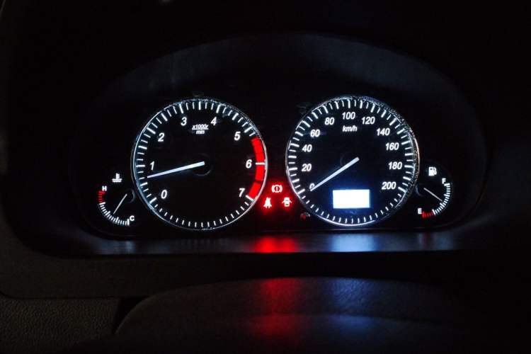 Used BAIC Weiwang M20 2015 1.2L economy version A122 Instrument Cluster