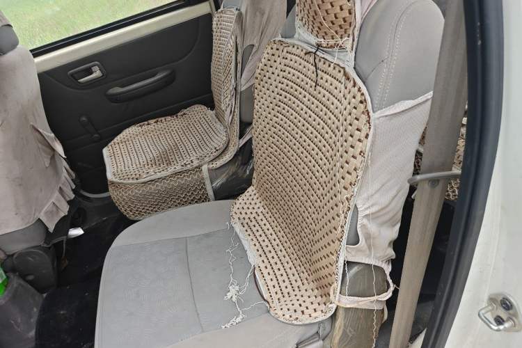 Used BAIC Weiwang M20 2015 1.2L economy version A122 Left Rear Seat