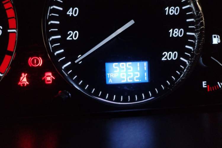 Used BAIC Weiwang M20 2015 1.2L economy version A122 Odometer Close Up
