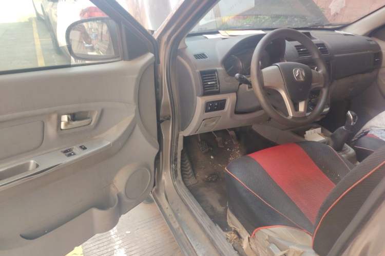 Used BAIC Weiwang M20 2015 1.2L economy version A122 Driver Seat
