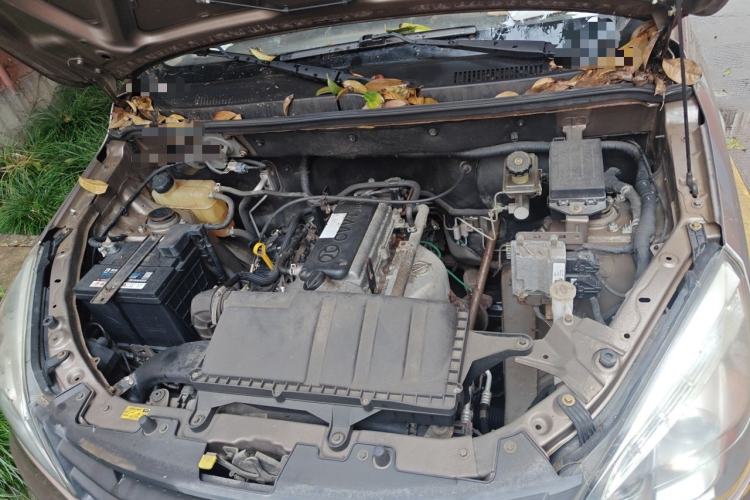 Used BAIC Weiwang M20 2015 1.2L economy version A122 Engine Bay