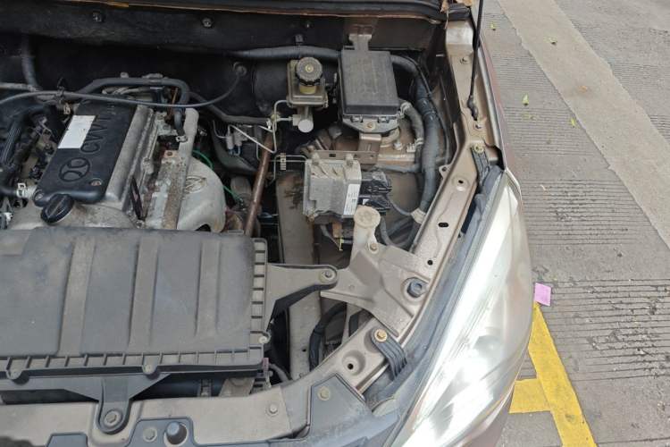 Used BAIC Weiwang M20 2015 1.2L economy version A122 Engine Bay Left
