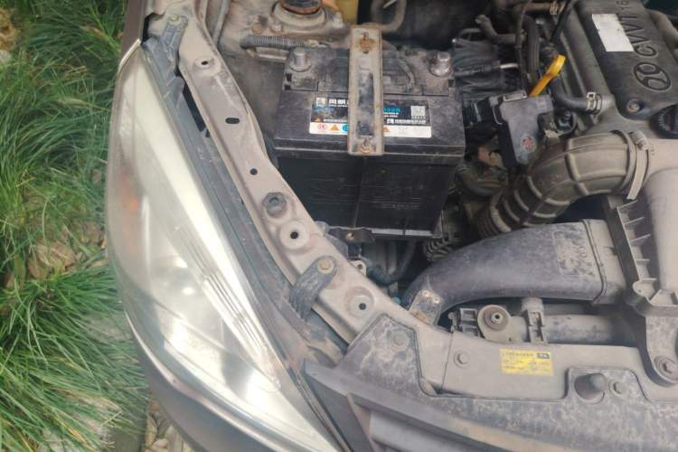 Used BAIC Weiwang M20 2015 1.2L economy version A122 Engine Bay Right