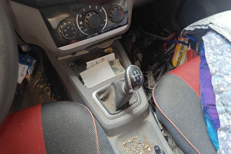 Used BAIC Weiwang M20 2015 1.2L economy version A122 Gear Lever