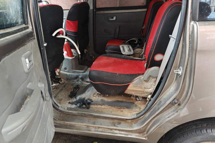 Used BAIC Weiwang M20 2015 1.2L economy version A122 Left Rear Seat
