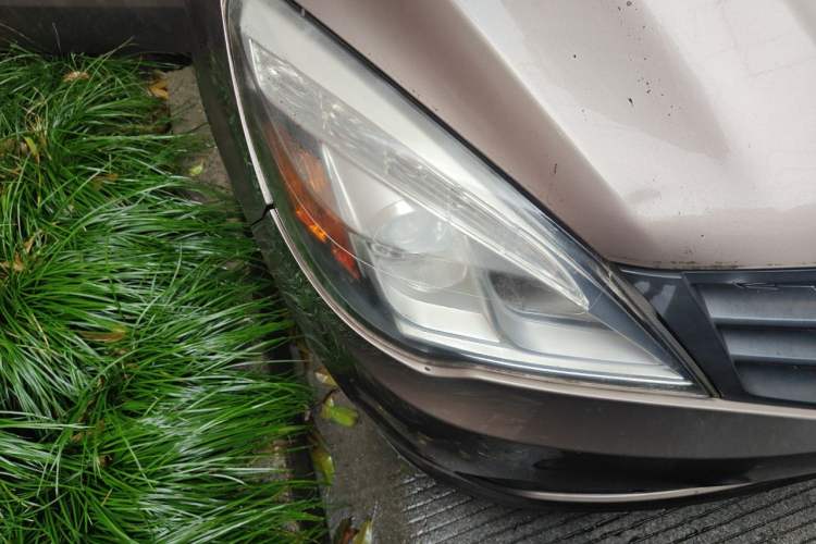 Used BAIC Weiwang M20 2015 1.2L economy version A122 Right Front Headlight