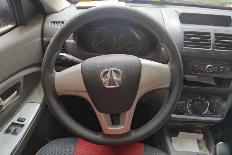 Used BAIC Weiwang M20 2015 1.2L economy version A122 Steering Wheel