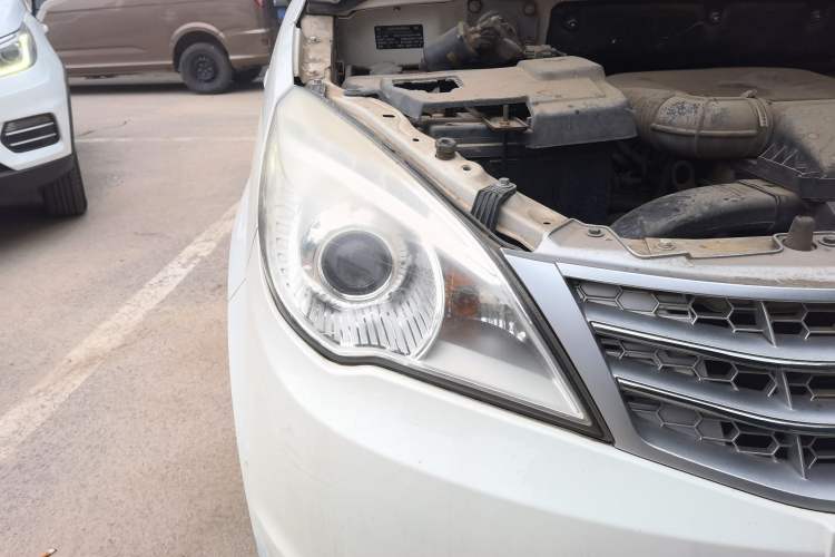 Used BAIC Weiwang M20  Right Front Headlight