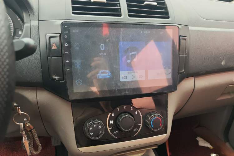 Used BAIC Weiwang M20 2017 1.5L M20S Basic Version DAM15DL Audio And AC Panel