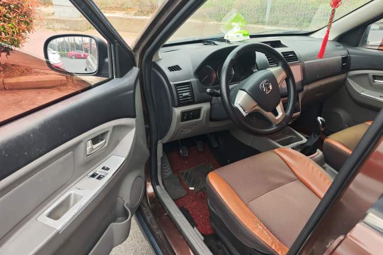 Used BAIC Weiwang M20 2017 1.5L M20S Basic Version DAM15DL Driver Seat
