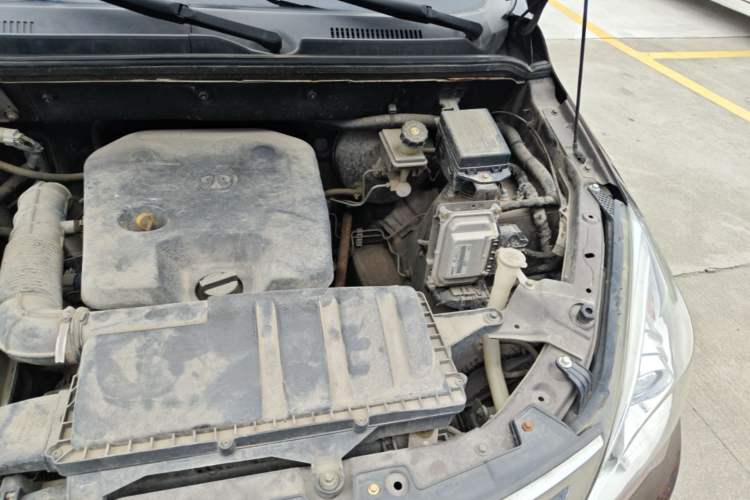 Used BAIC Weiwang M20 2017 1.5L M20S Basic Version DAM15DL Engine Bay Left