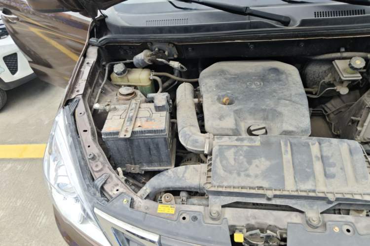 Used BAIC Weiwang M20 2017 1.5L M20S Basic Version DAM15DL Engine Bay Right
