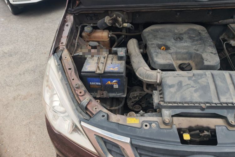 Used BAIC Weiwang M20 2017 1.5L M20S Basic Version DAM15DL Engine Bay Right