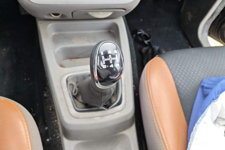 Used BAIC Weiwang M20 2017 1.5L M20S Basic Version DAM15DL Gear Lever