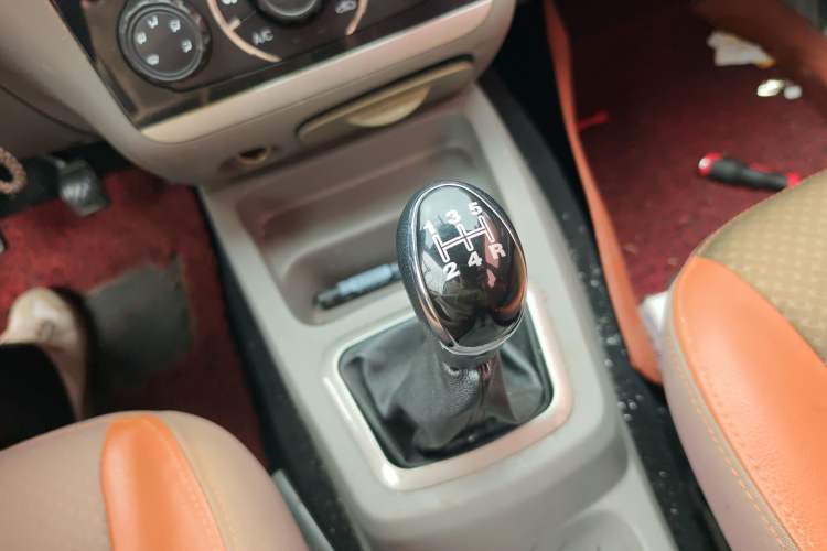 Used BAIC Weiwang M20 2017 1.5L M20S Basic Version DAM15DL Gear Lever