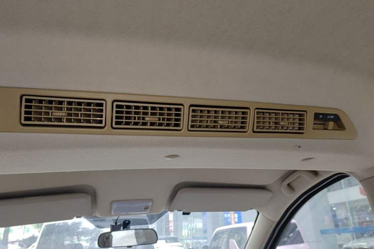 Used BAIC Weiwang M20 2017 1.5L M20S Basic Version DAM15DL Headliner