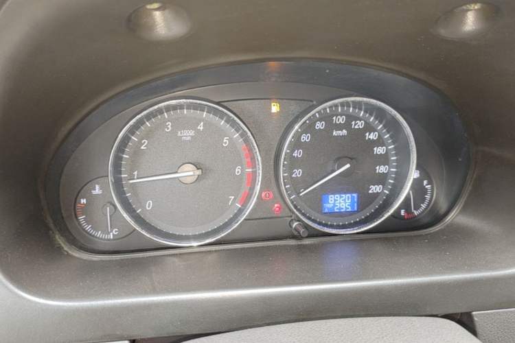 Used BAIC Weiwang M20 2017 1.5L M20S Basic Version DAM15DL Instrument Cluster