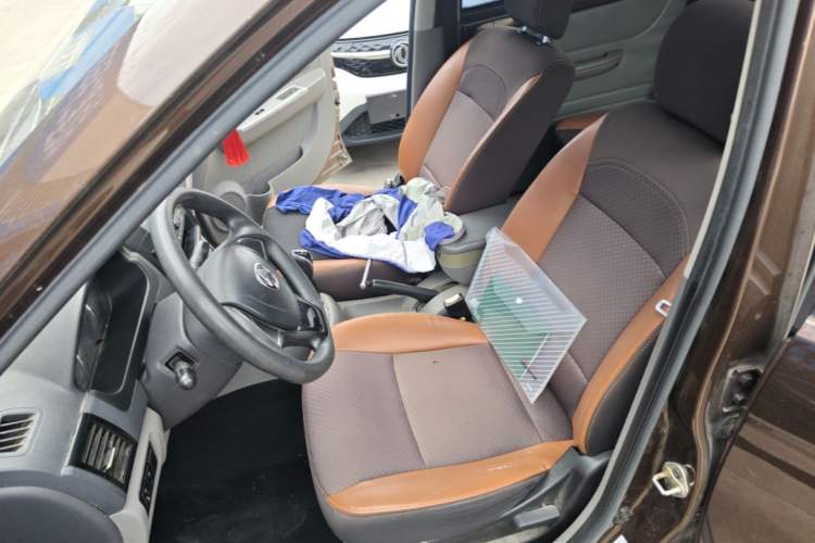 Used BAIC Weiwang M20 2017 1.5L M20S Basic Version DAM15DL Left Front Seat