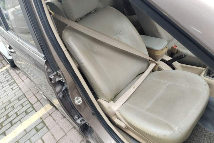 Used BAIC Weiwang M20 2017 1.5L M20S Basic Version DAM15DL Right Front Seat