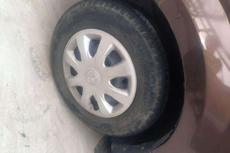 Used BAIC Weiwang M20  Right Front Wheel Hub