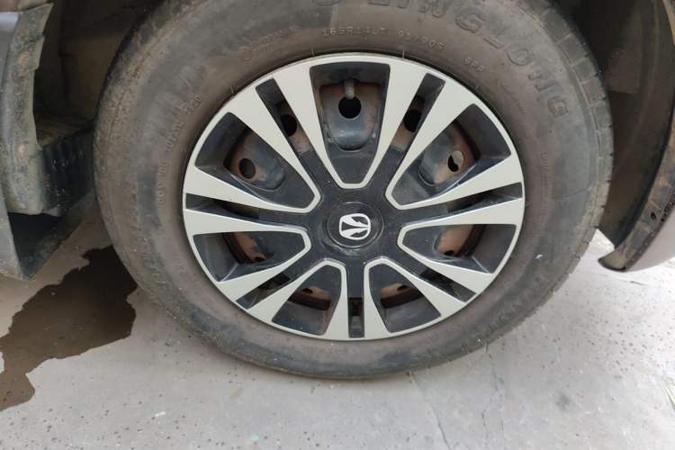 Used BAIC Weiwang M20  Right Front Wheel Hub