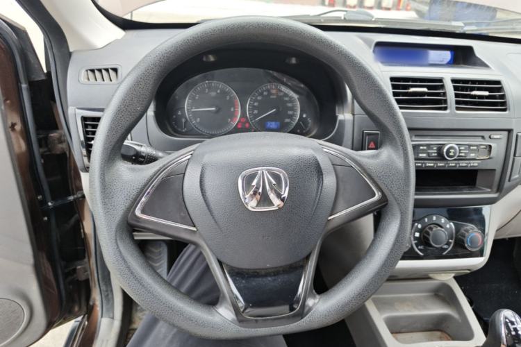 Used BAIC Weiwang M20 2017 1.5L M20S Basic Version DAM15DL Steering Wheel