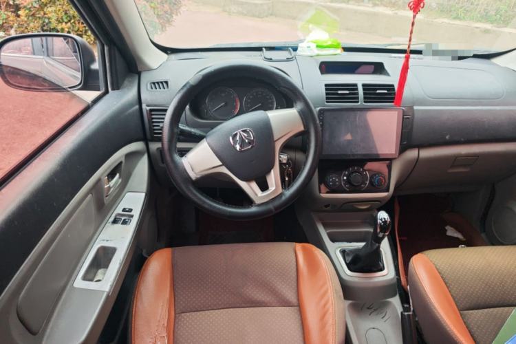 Used BAIC Weiwang M20 2017 1.5L M20S Basic Version DAM15DL Steering Wheel