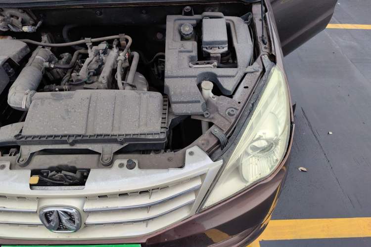 Used BAIC Weiwang M20 2017 1.5L M20S Basic Version DAM15DL Engine Bay Left