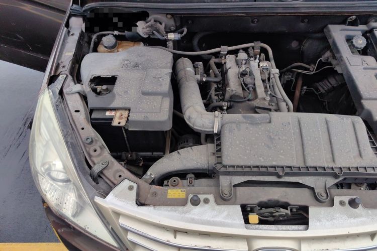 Used BAIC Weiwang M20 2017 1.5L M20S Basic Version DAM15DL Engine Bay Right