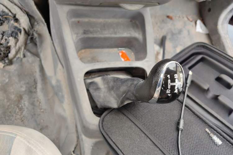 Used BAIC Weiwang M20 2017 1.5L M20S Basic Version DAM15DL Gear Lever