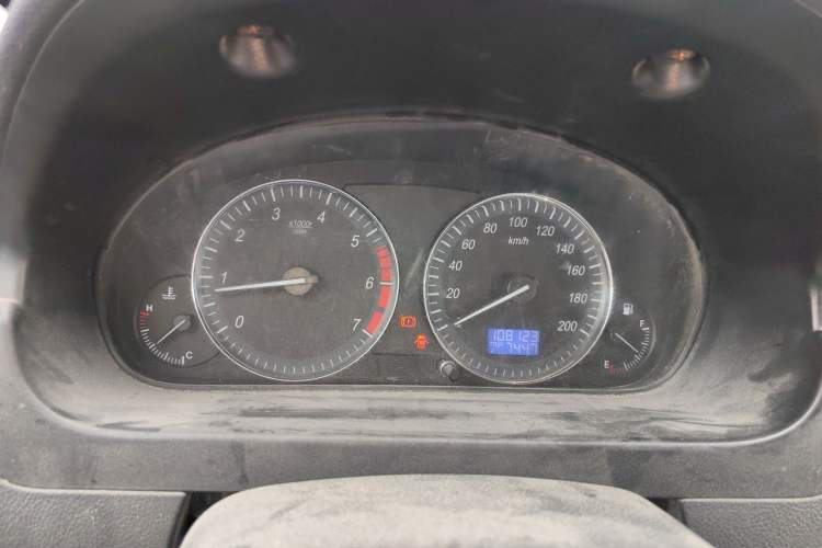 Used BAIC Weiwang M20 2017 1.5L M20S Basic Version DAM15DL Instrument Cluster